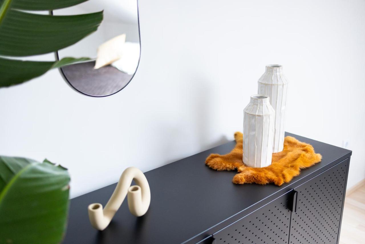 Design-Ferienwohnung In Kelberg Am Nuerburgring: Platz Fuer 6, Kueche, Wifi, Netflix Exterior foto